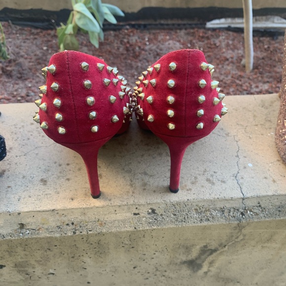 Moving - Picture 2 of 2